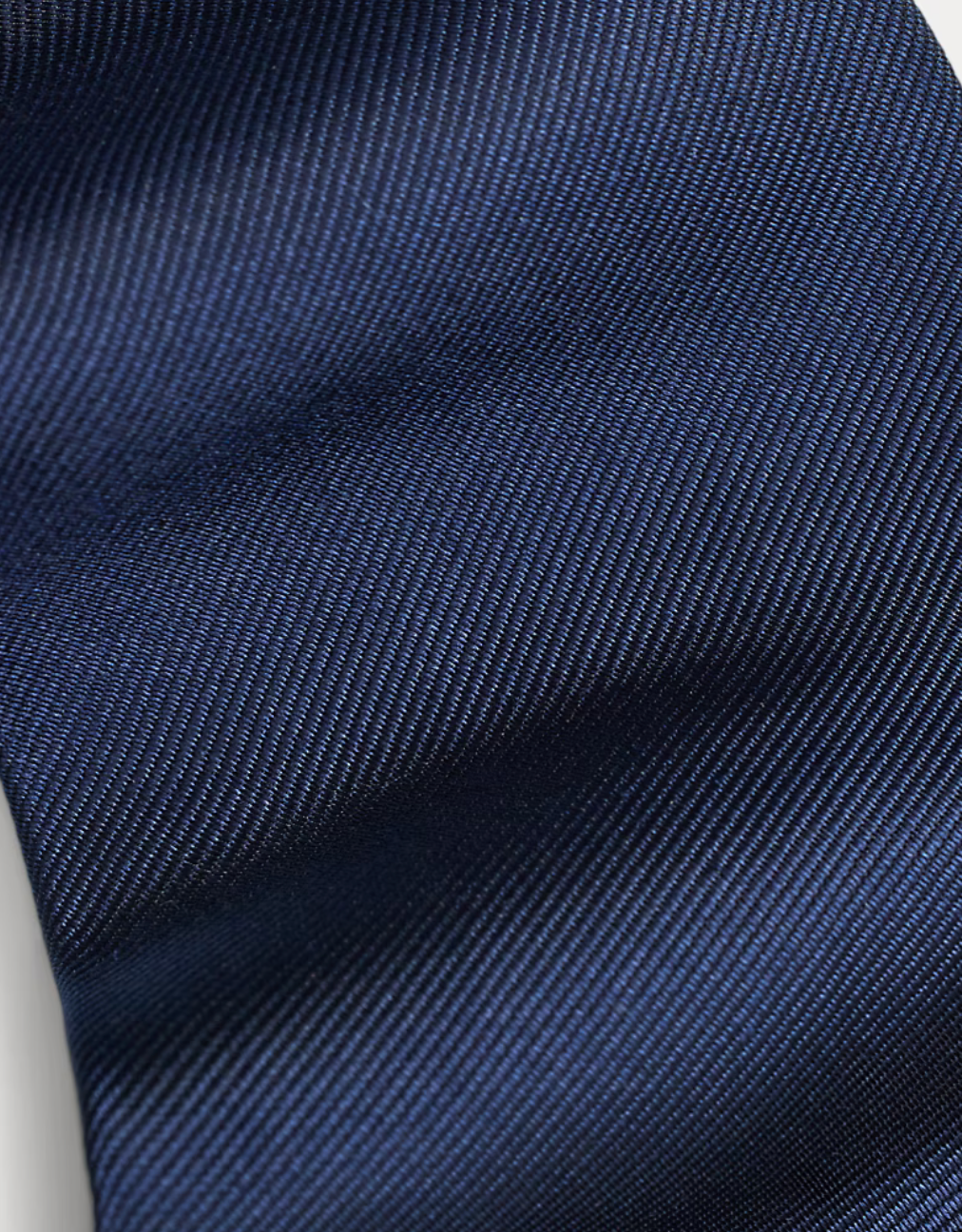 Vintage-Inspired Crest Silk Tie